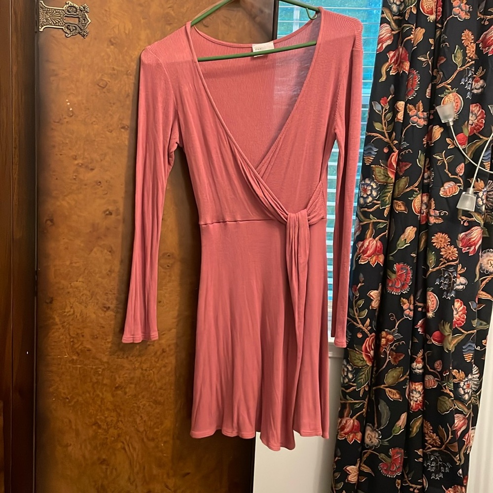 See Elly Mauve pink stretchy wrap, dress with long sleeve sized small